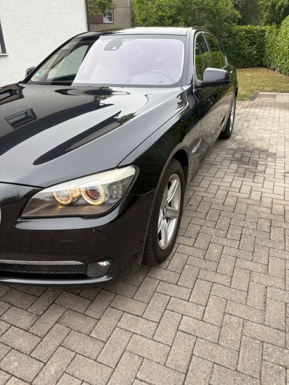 Bild des Angebotes BMW 740d xDrive -