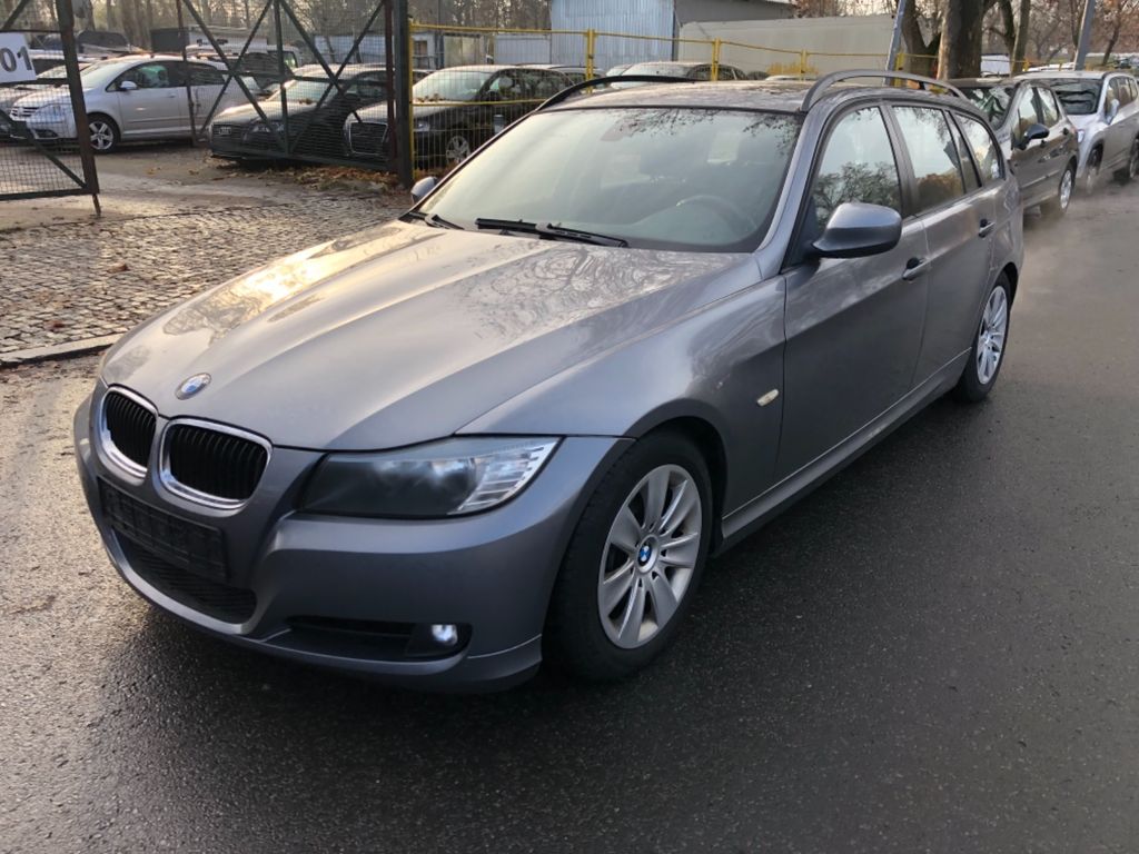Bild des Angebotes BMW 318i,Panorama,Klimatronik,PDC,Euro 5,Top Z !!!