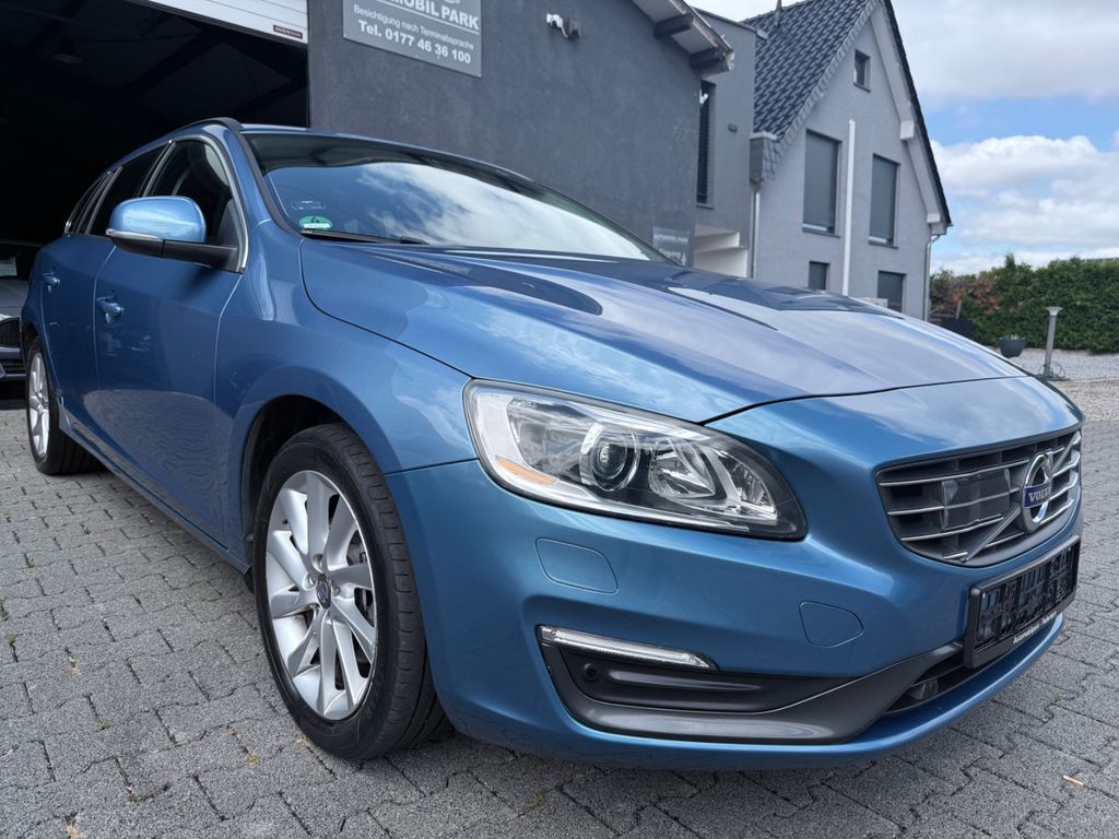 Bild des Angebotes Volvo V60 Momentum/Automatik/Xenon/Navi/S.Heft/Alus