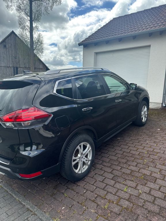 Nissan X-Trail 1.3 T32 116KW (X-TRAIL 1.3)Top Zustand !