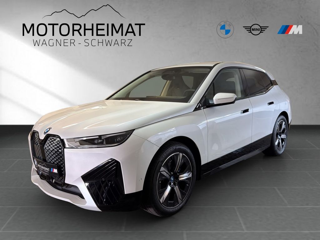 Bild des Angebotes BMW iX xDrive40 Sportpaket 21" ACC 360° HUD