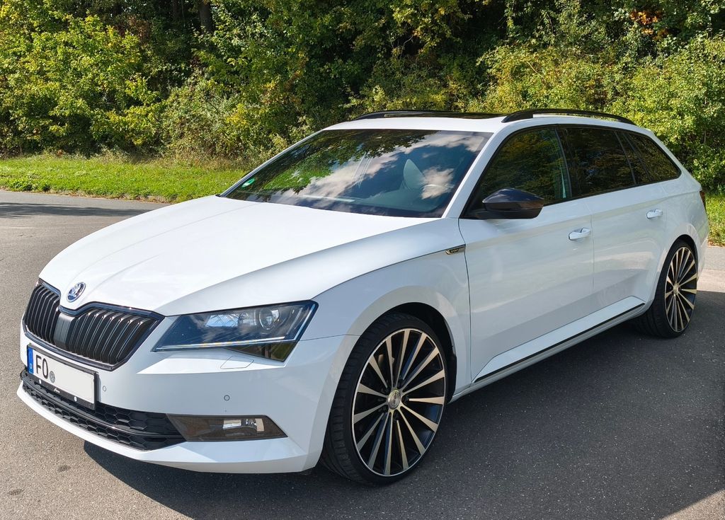Bild des Angebotes Skoda Superb 2.0 TDI DSG SportLine Combi Pano AHK