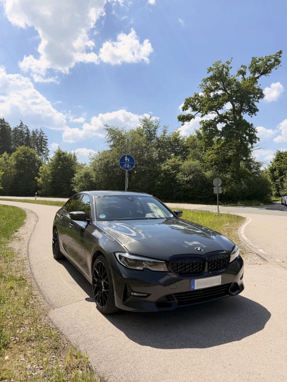 Bild des Angebotes BMW 320d Sport Line*LED*AHK*Head-up