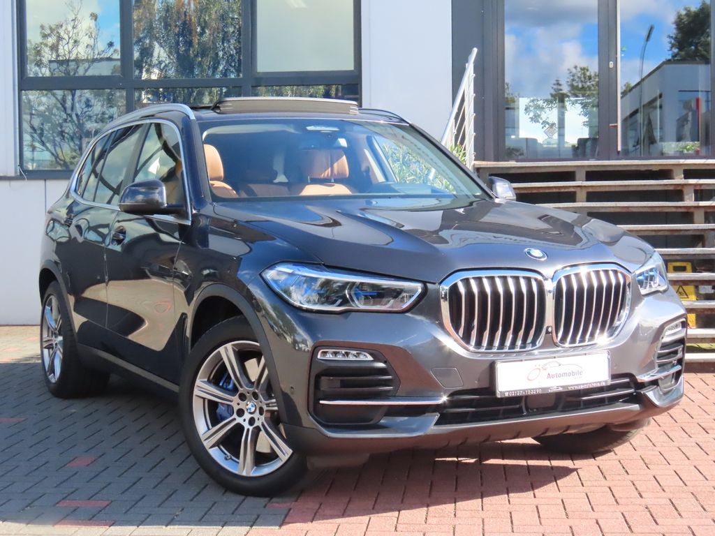 Bild des Angebotes BMW X5 xDrive45e Leder Sitzlüftung HeadUp Panorama