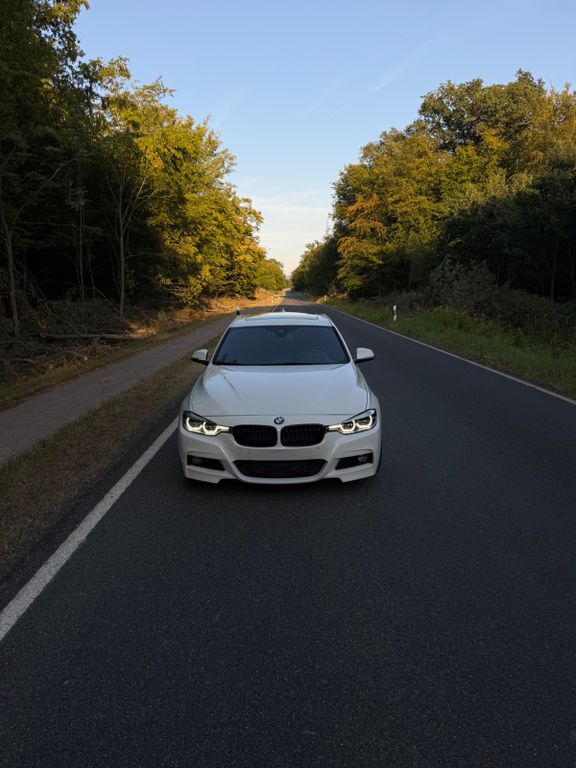 Bild des Angebotes BMW 335d xDrive Touring M Shadow /ACC/HUD/Pano/H&K