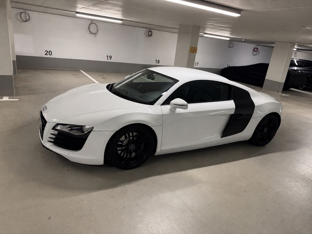 Audi R8 4.2 FSI quattro - Handschalter + V10 Heck