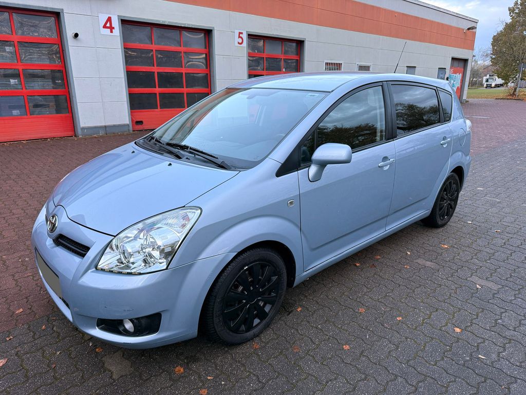 Toyota Corolla Verso 2.2 D-4D Sol 7-Sitzer Klima AHK