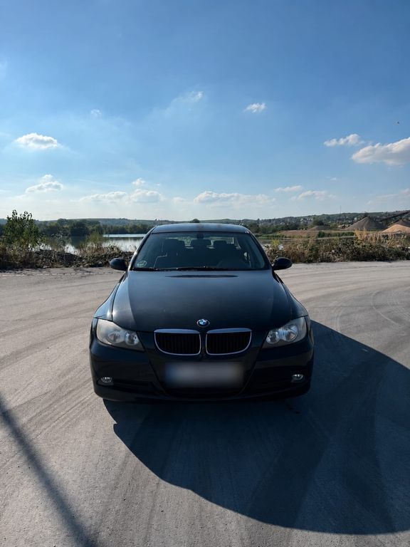 Bild des Angebotes BMW 318i -