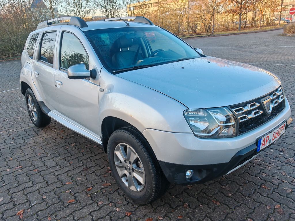 Dacia Duster 1.2i. 27000km. Klima Navi Tempomat Kamera