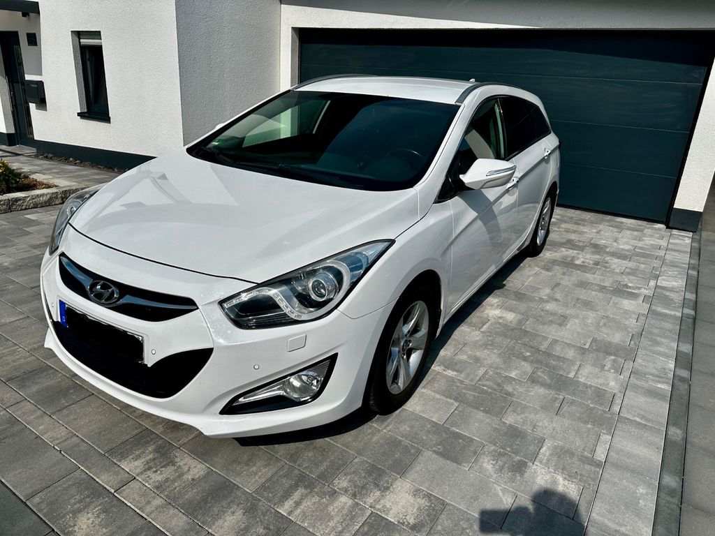 Bild des Angebotes Hyundai i40Kombi 1.7 CRDi Style/Premium TÜV 9-27