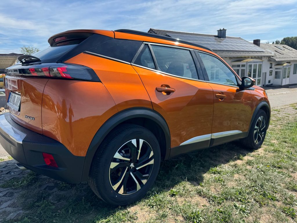 Bild des Angebotes Peugeot 2008 HYBRID 136 e-DSC6 Allure*AUT*PANO*LEDER*