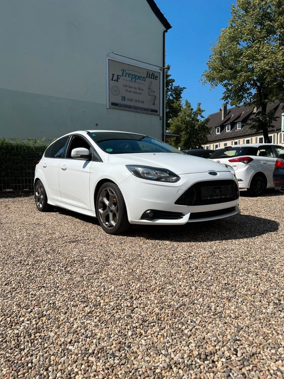 Ford Focus 2,0 EcoBoost ST Leder-Sport-Paket ST