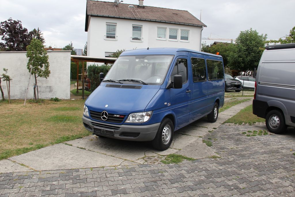 Mercedes-Benz Sprinter Kombi 208 CDI 8 Sitz Klima Rampe Rollst