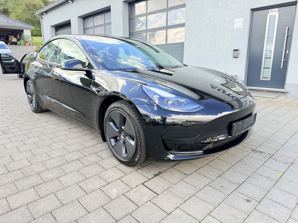 Bild des Angebotes Tesla Model 3 SR+ | *REFRESH* | 1. Hand | *BLACK*
