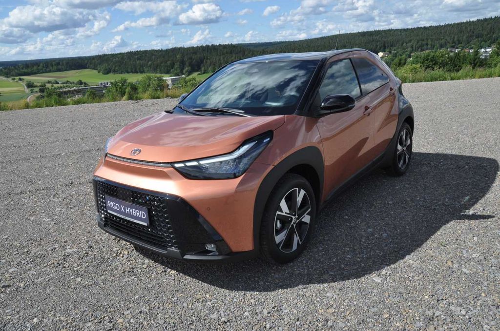 Bild des Angebotes Toyota Aygo X Teamplayer Hybrid 116 PS Teamplayer