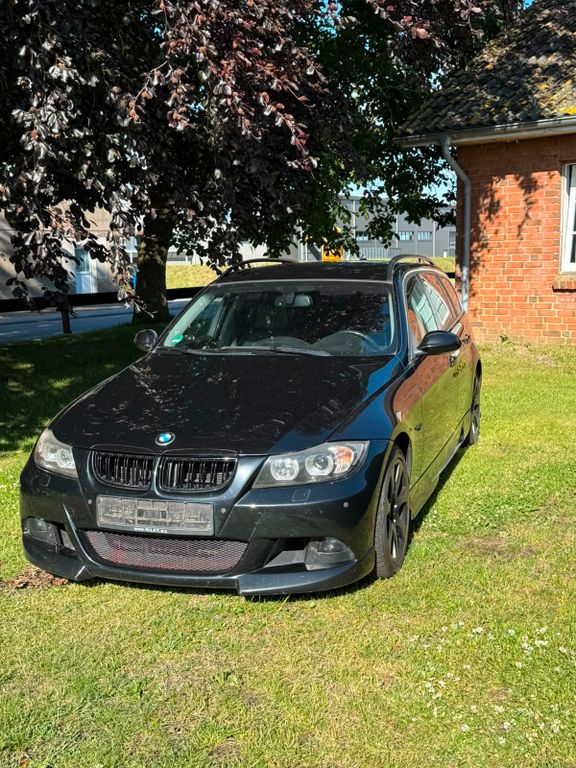 Bild des Angebotes BMW 330xd touring -