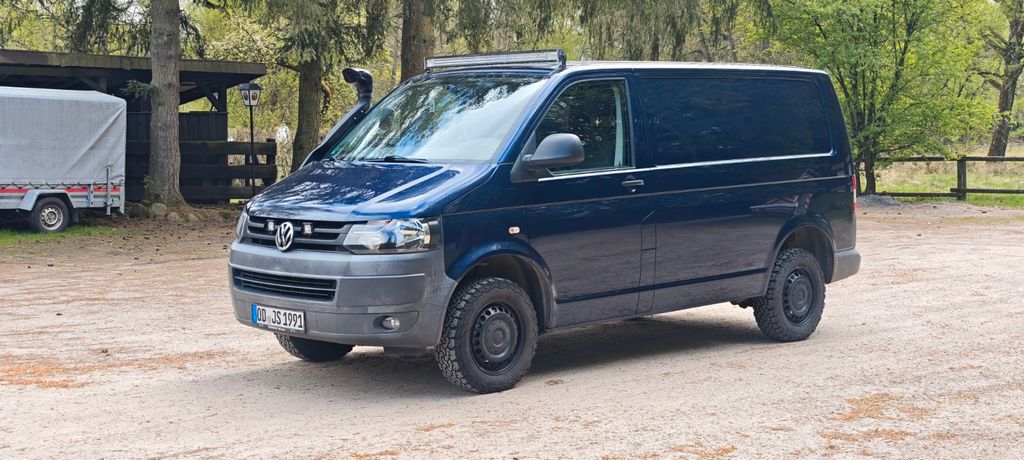 Bild des Angebotes Volkswagen T5.2 mit Offroadoptik und kleinem Camperausbau