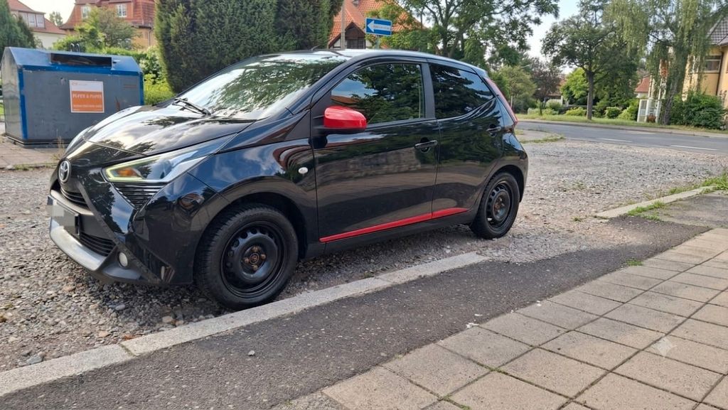 Bild des Angebotes Toyota Aygo (X) 1,0-l-VVT-i x-play club x-play club