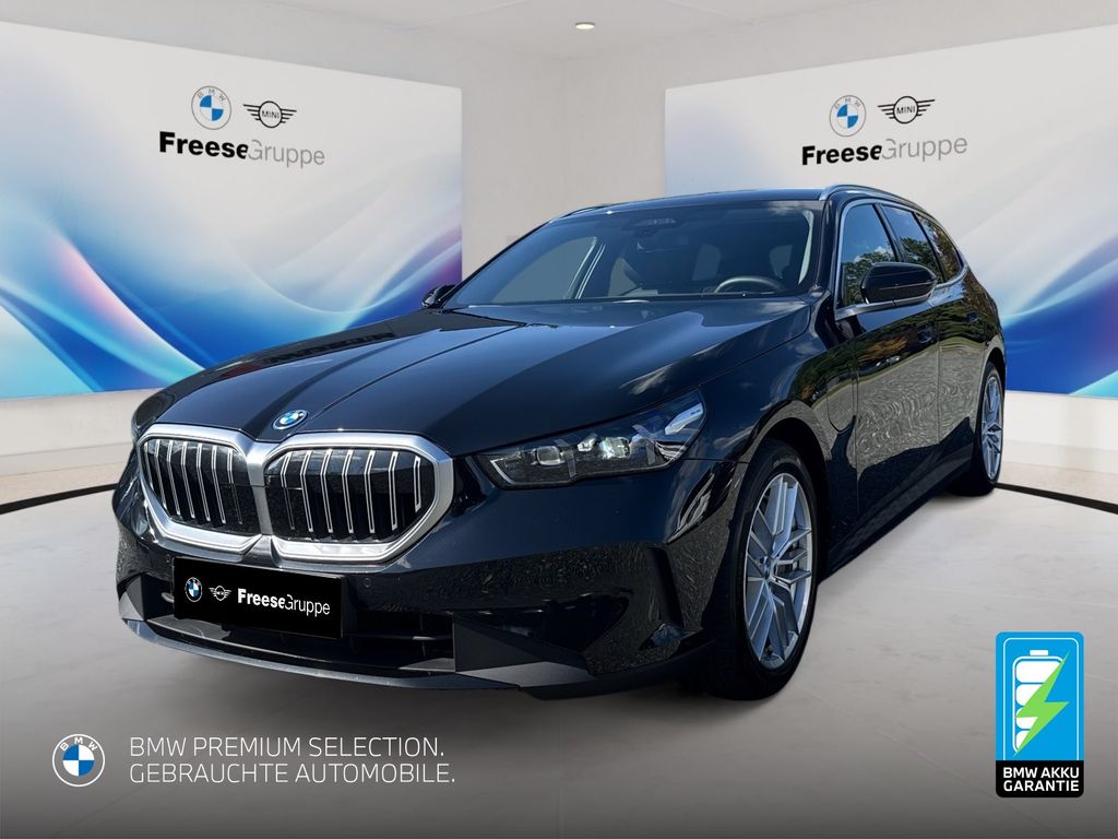 Bild des Angebotes BMW 550e xDrive Touring 360° HEAD-UP SITZBELÜFT RFK