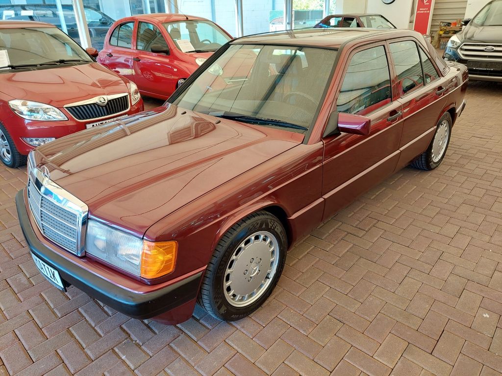 Bild des Angebotes Mercedes-Benz 190E Rosso Avantgarde Automatik Schiebedach