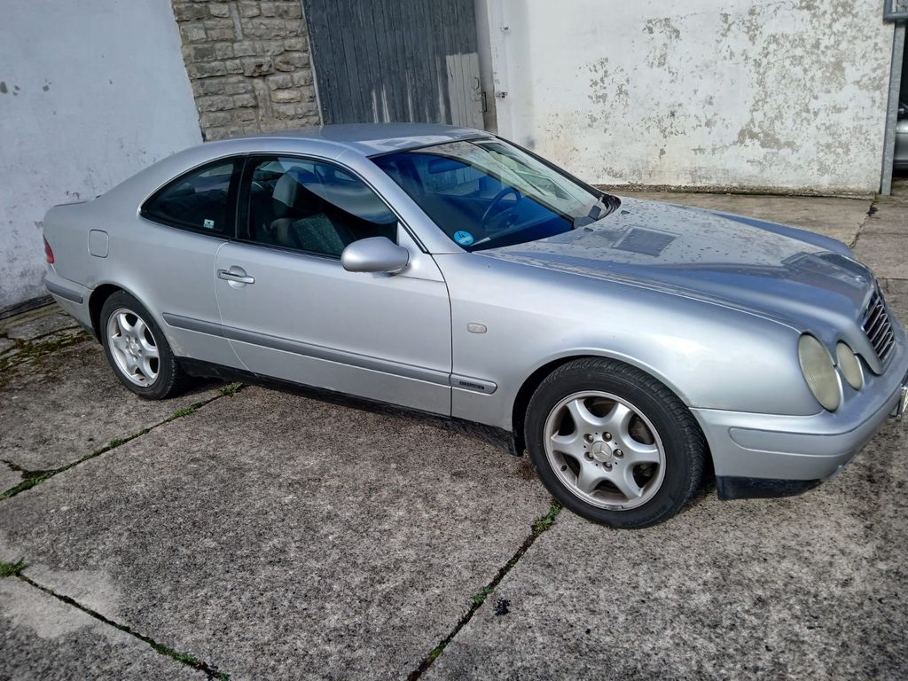 Bild des Angebotes Mercedes-Benz CLK 220