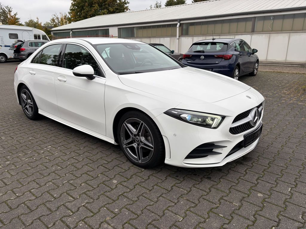 Bild des Angebotes Mercedes-Benz A 180 CDI AMG Line LED Keyless Start Stop DAB