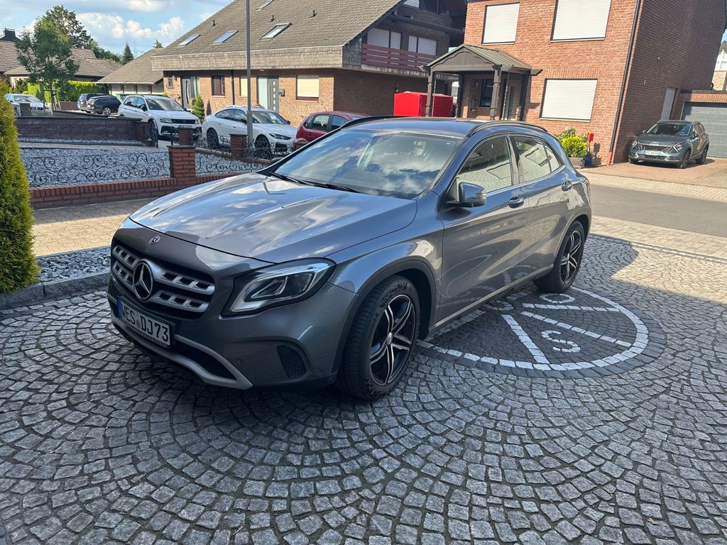 Bild des Angebotes Mercedes-Benz GLA 200/LED/Kamera/Navi/AHK/Teilleder