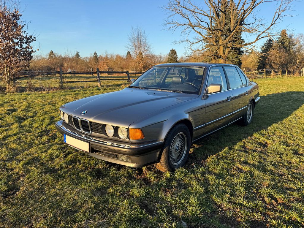 BMW 735iAL E32