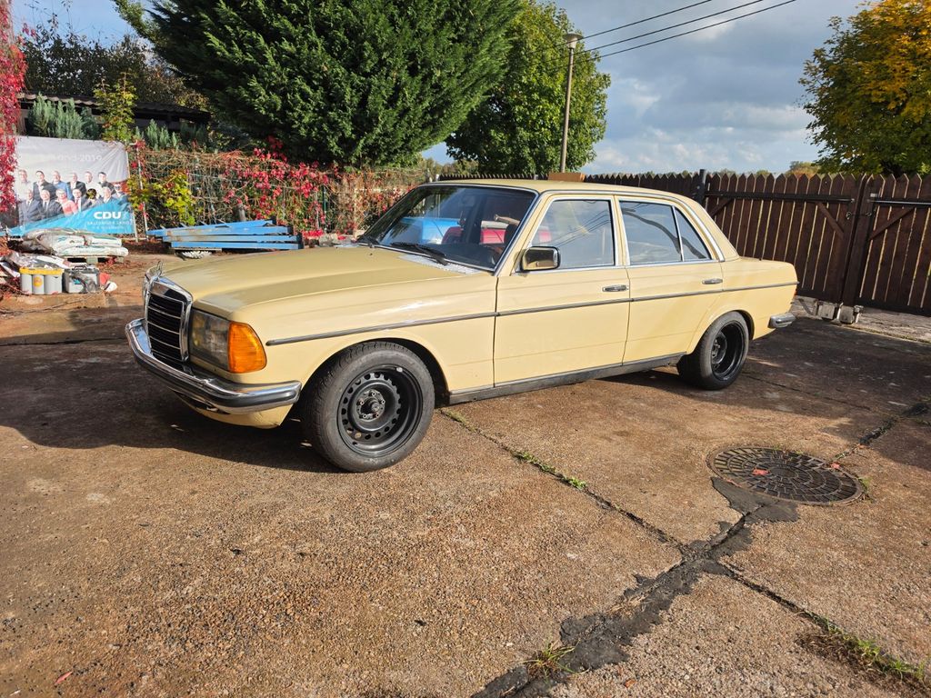 Bild des Angebotes Mercedes-Benz W123 280