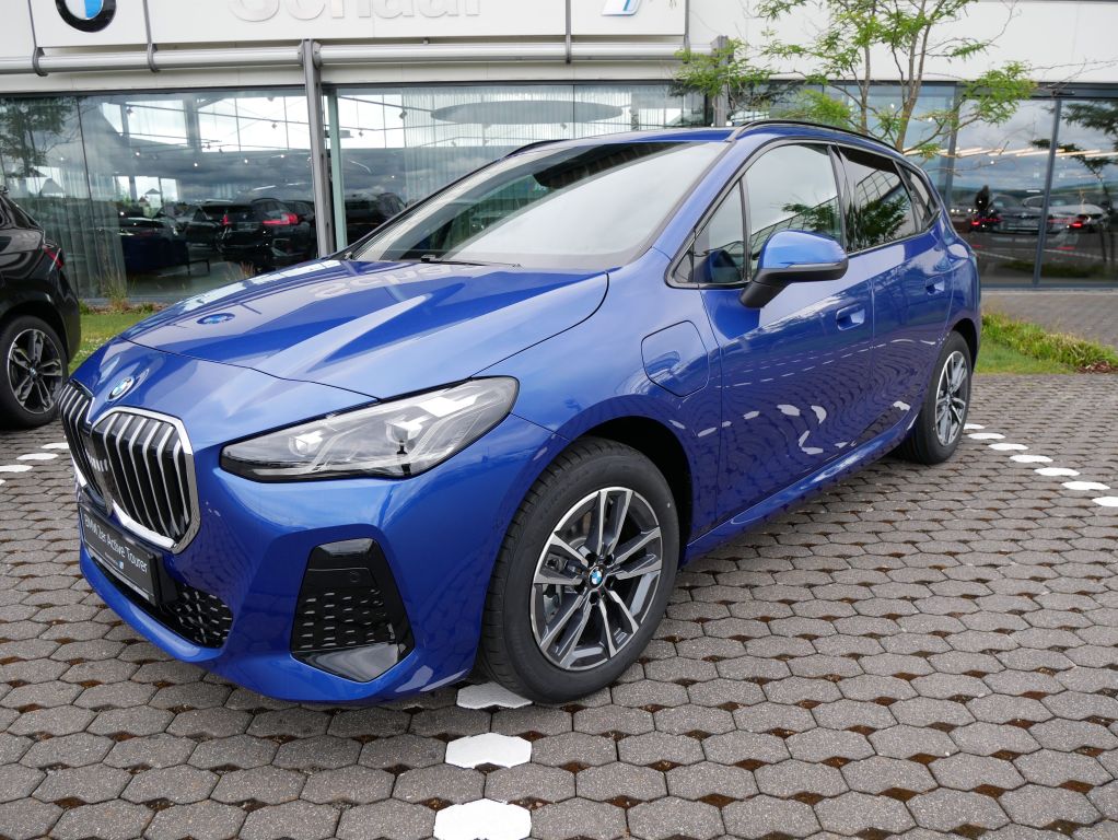 BMW 225e xDrive 17°M LMR NAV AHK A-LED PANO PA DAB