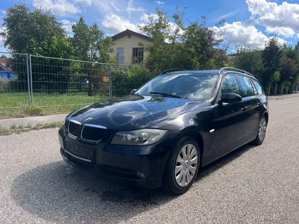 Bild des Angebotes BMW 320 i Touring*XENON*VOLLLEDER*PDC*SHZ*KlimaA*