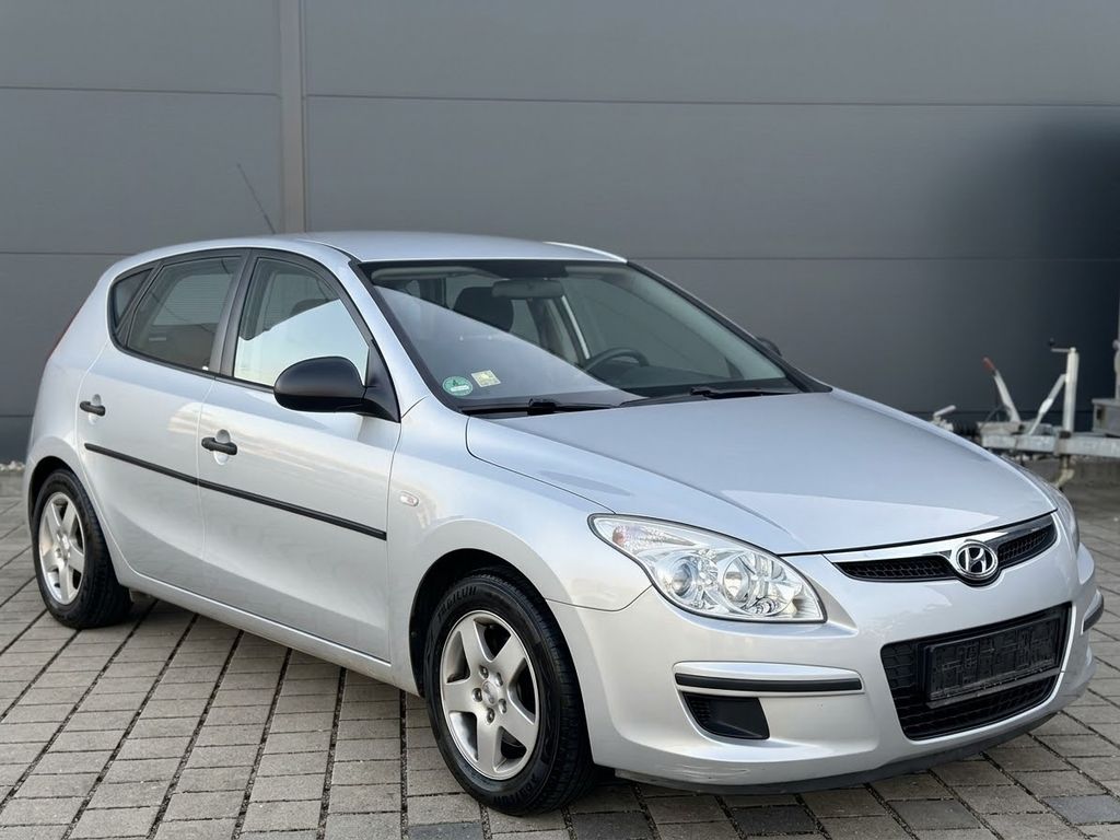 Bild des Angebotes Hyundai i30 1.6 CRDi Comfort*TÜV:07/2027*1.Hand*Klima*