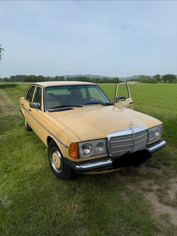 Bild des Angebotes Mercedes-Benz W123 200 Originaltzustand