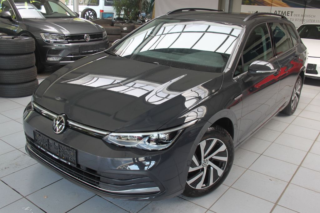 Bild des Angebotes Volkswagen Golf VIII Variant Style/DSG/AHK/KAME/ACC/STZHZ/A