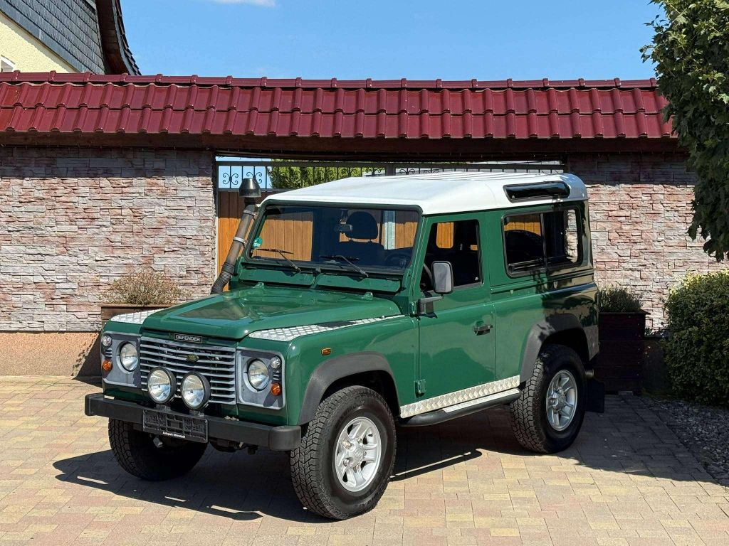 Bild des Angebotes Land Rover Defender 90 E Station Wagon