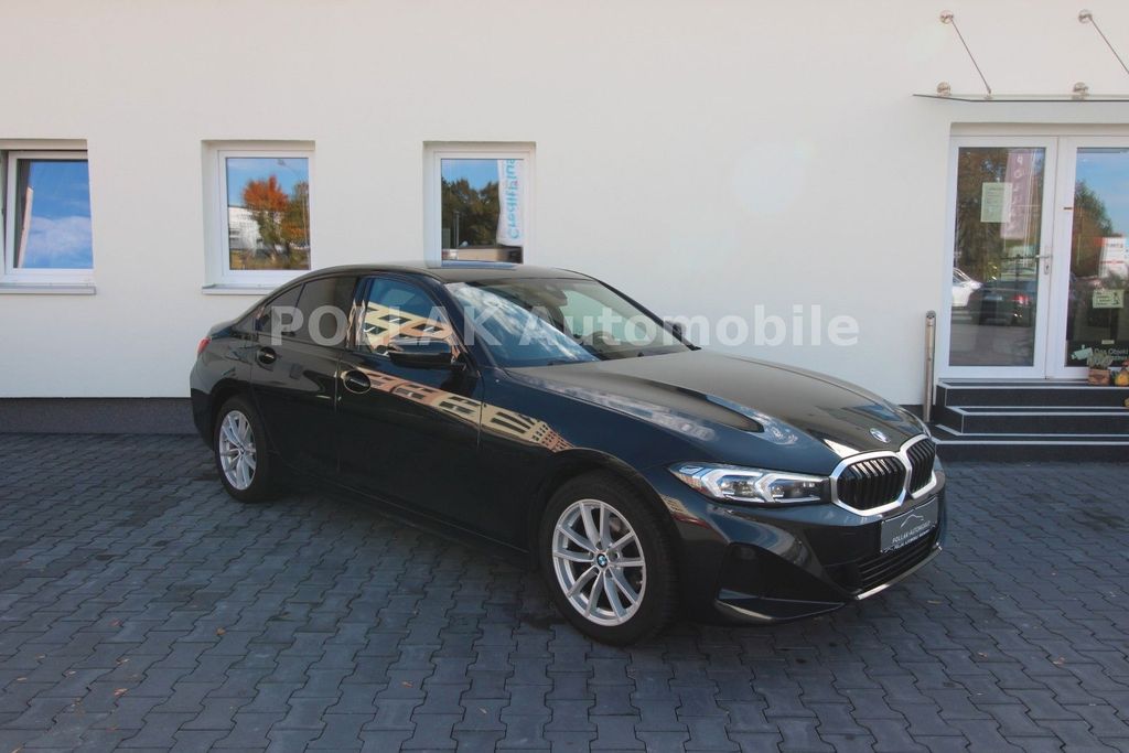 Bild des Angebotes BMW 318i Lim.*LED*HEADUP*VC*CAM*CARPLAY*SHZ*MFL*GRA*