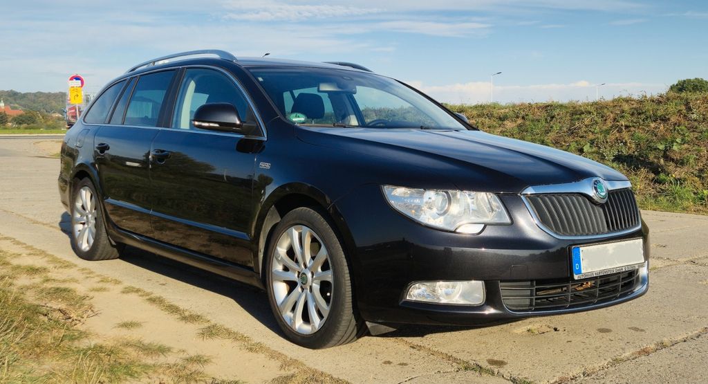Bild des Angebotes Skoda Superb 2.0 TDI DSG Family Combi Family