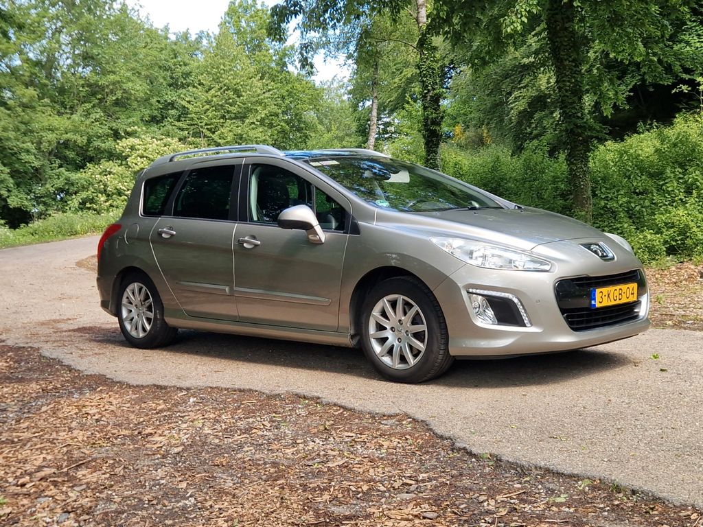 Bild des Angebotes Peugeot 308 Kombi Pano AK Navi 7 persons Tempo Auto