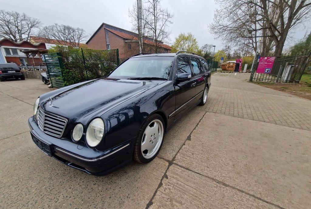 Mercedes-Benz E 55 AMG S210
