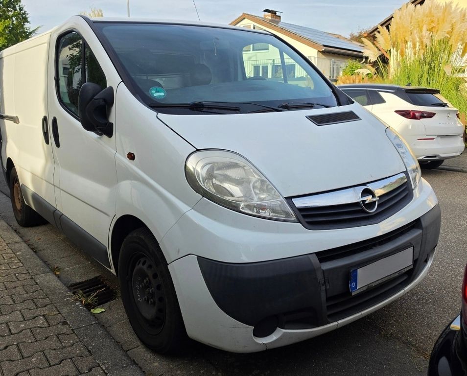 Bild des Angebotes Opel Vivaro  2.5   AHK  Rückfahrcamera Navi  Tüv 28