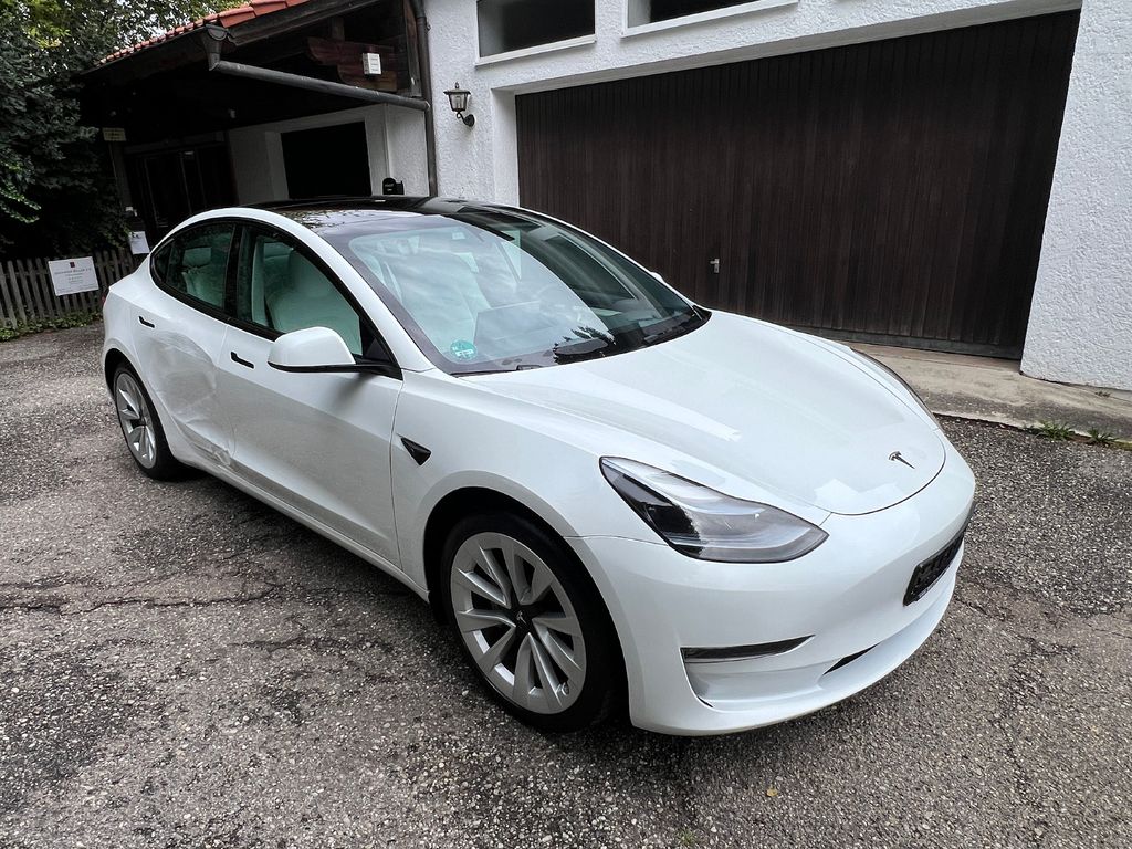 Bild des Angebotes Tesla Model 3 Long R. AWD AHK SOH 90% NR HR Parkdellen