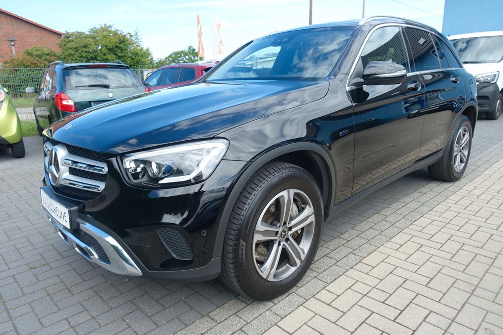 Bild des Angebotes Mercedes-Benz GLC 300 de 4Matic*LED*ALU*AHK*NAVI*1.HAND*8fach*