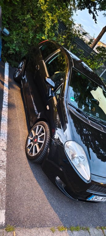 Bild des Angebotes Fiat Grande Punto 1.9 131 PS Multimedia Kamera Sound