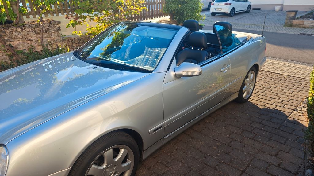 Bild des Angebotes Mercedes-Benz CLK 230 KOMPRESSOR cabrio AVANTGARDE, Garagenf.
