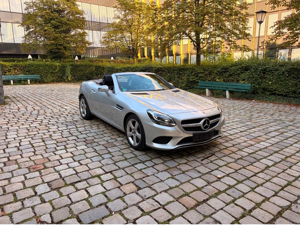 Bild des Angebotes Mercedes-Benz SLC 300 Autom. deutsch, Designoleder,Unfallfrei