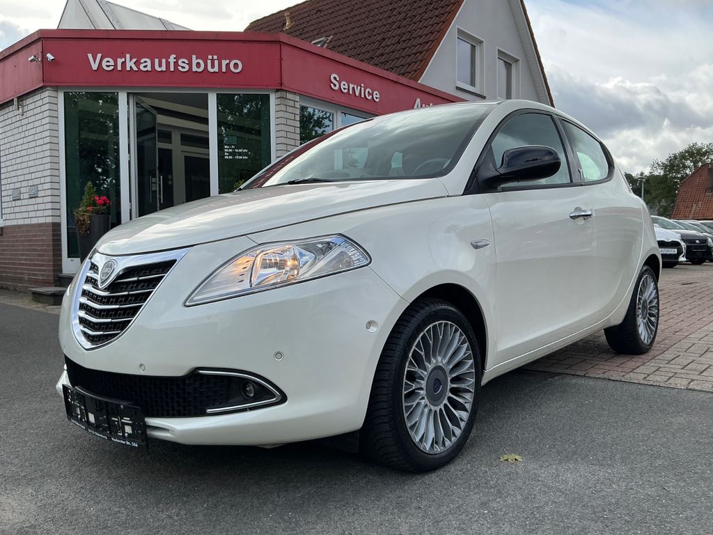Bild des Angebotes Lancia Ypsilon Platinum 0.9 Twinair PDC USB Allwetter