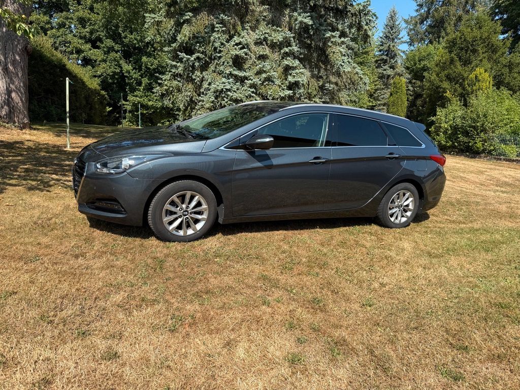 Bild des Angebotes Hyundai i40 Kombi 1.7 CRDi Automatik |141 PS | TÜV 08/28