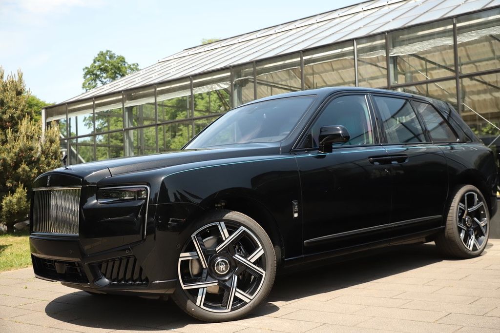 Bild des Angebotes Rolls-Royce Cullinan Black Badge 2026 Sanctuary Seats