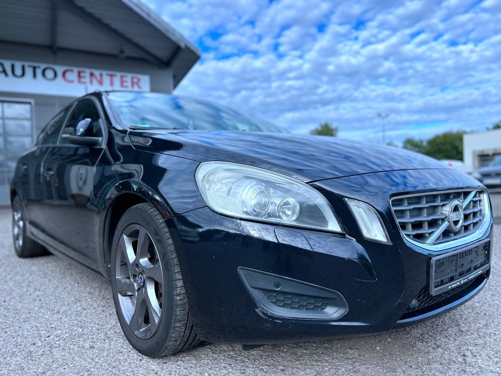Bild des Angebotes Volvo S60 Lim. 1,6 Ltr. Navi Klima Alu Pdc Tüv 11-27