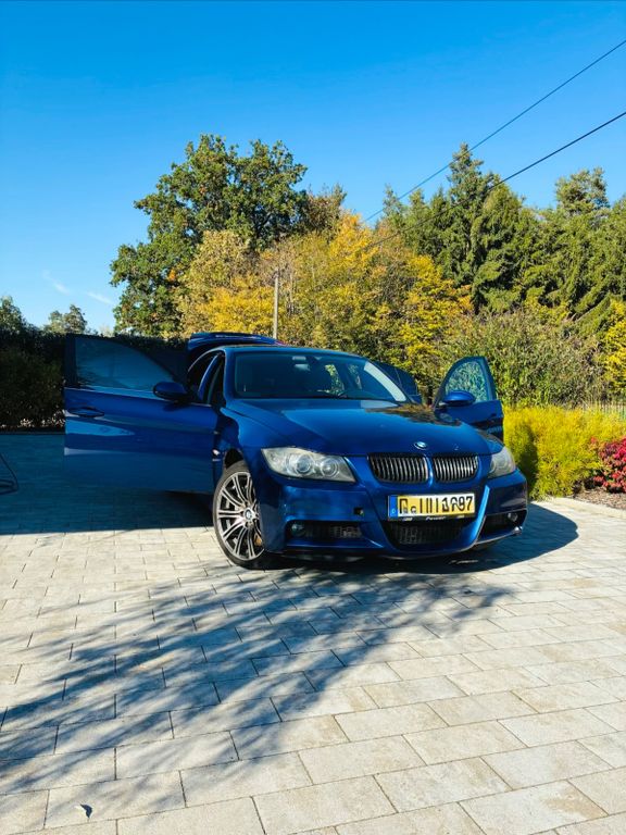 Bild des Angebotes BMW 330d -
